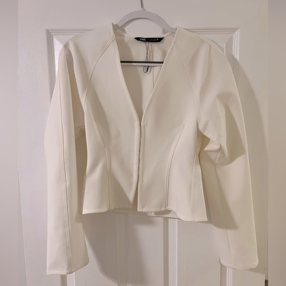 ZARA WHITE BLAZER SMALL